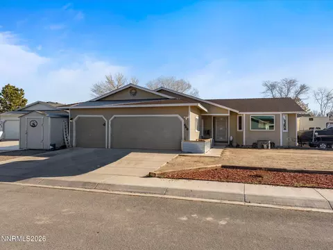 668 Farm Cir, Fernley, NV 89408