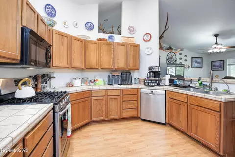 Kitchen - 5655 Dillon Dr, Fallon, NV 89406 photo 2 of 2
