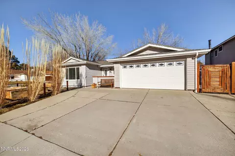 908 Pinewood Dr, Sparks, NV 89434