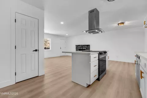 1570 Driftwood Ct, Sparks, NV 89431