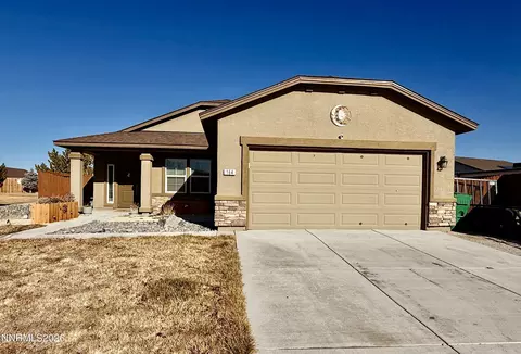 164 Royal Oaks Dr, Fernley, NV 89408