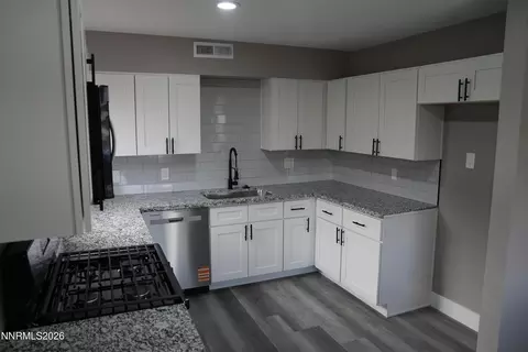 11 E J St, Sparks, NV 89431 photo 8