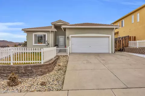 3290 Creekside Ln, Sparks, NV 89431