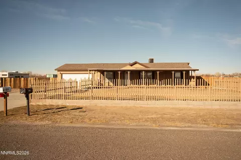 695 Joel Way, Fallon, NV 89406 photo 3