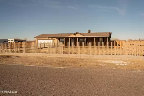 695 Joel Way, Fallon, NV 89406 photo 2