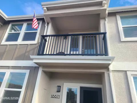 18671 Village Center Dr, Reno, NV 89508