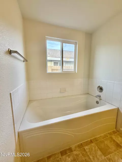 Bath - 604 Keppel St, Fallon, NV 89406 photo 4 of 6
