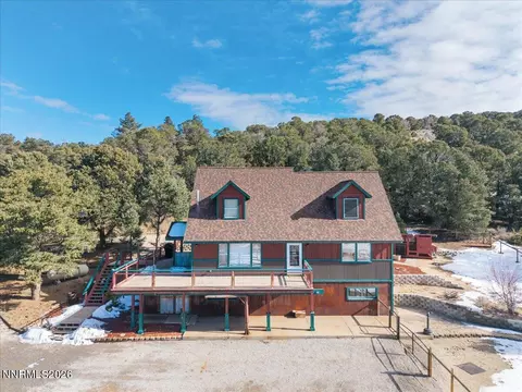 21381 Crestview Rd, Reno, NV 89521