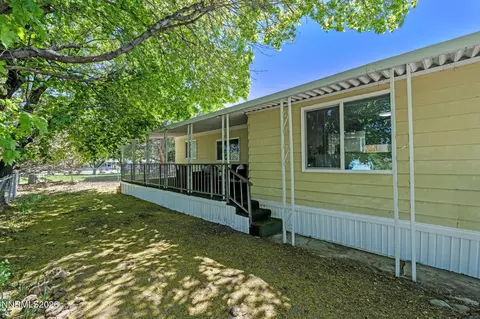 1279 Kingslane Ct, Gardnerville, NV 89410