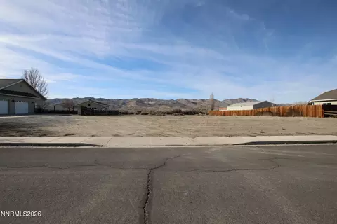21 Jacob Rd, Yerington, NV 89447
