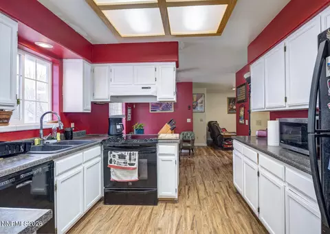Kitchen - 4033 Cimarron Rd, Fallon, NV 89406 photo 3 of 3