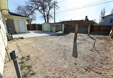 Exterior - 110 Harrison St, Hawthorne, NV 89415 photo 6 of 7