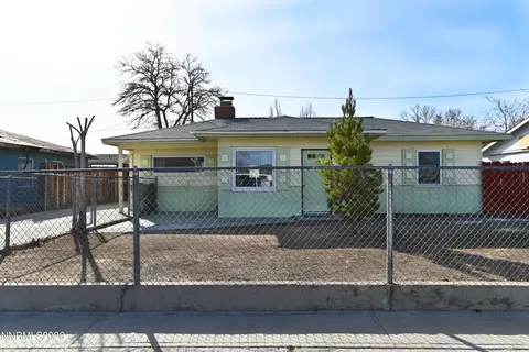 110 Harrison St, Hawthorne, NV 89415