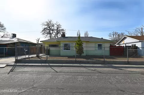 Exterior - 110 Harrison St, Hawthorne, NV 89415 photo 2 of 7