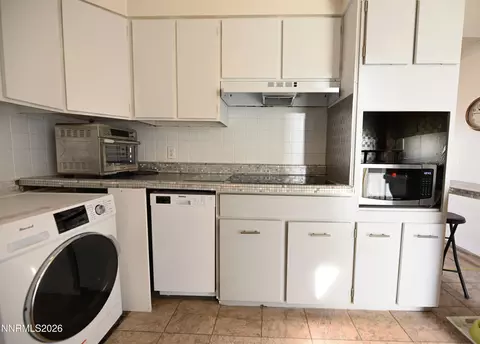 Kitchen - 110 Harrison St, Hawthorne, NV 89415 photo 3 of 5