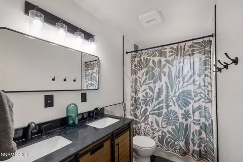Bath - 285 Bartlett St, Reno, NV 89512 photo 1 of 1