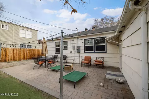 Exterior - 285 Bartlett St, Reno, NV 89512 photo 6 of 7