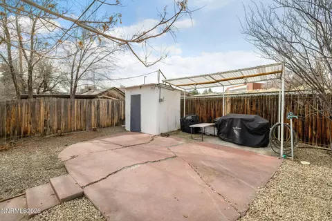 Exterior - 285 Bartlett St, Reno, NV 89512 photo 4 of 7
