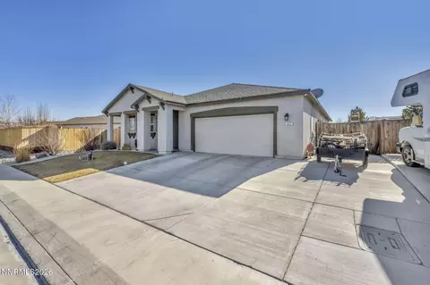 227 Red Oak Dr, Fernley, NV 89408