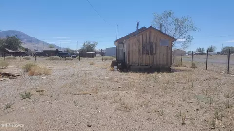 212 9th St, Mina, NV 89422