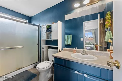 Bath - 18213 Silverleaf Ct, Reno, NV 89508 photo 1 of 2