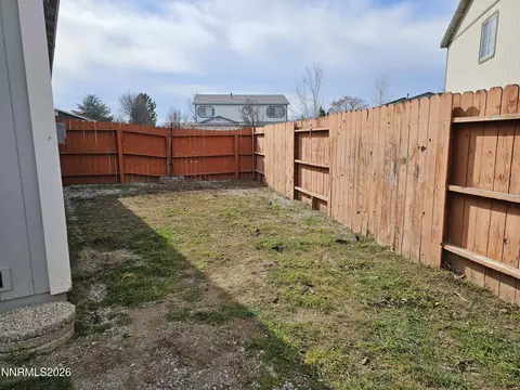 Exterior - 18213 Silverleaf Ct, Reno, NV 89508 photo 6 of 8