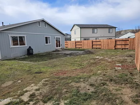Exterior - 18213 Silverleaf Ct, Reno, NV 89508 photo 4 of 8