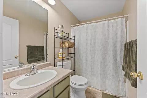 Bath - 18213 Silverleaf Ct, Reno, NV 89508 photo 2 of 2