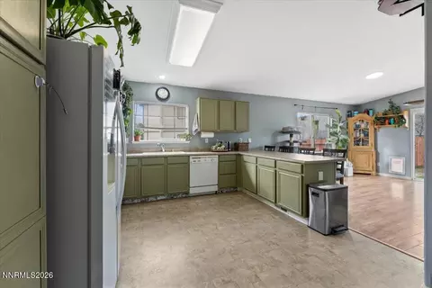 Kitchen - 18213 Silverleaf Ct, Reno, NV 89508 photo 1 of 5