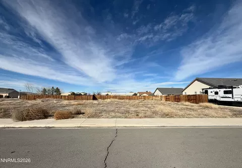 313 Copper Pointe Cir, Yerington, NV 89447