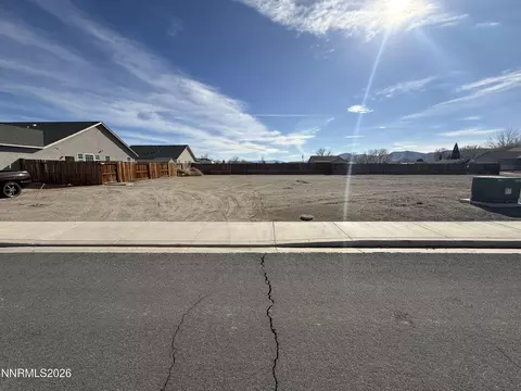 333 Copper Pointe Cir, Yerington, NV 89447