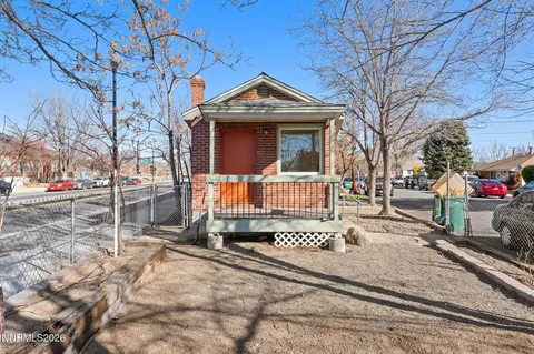 1224 F St, Sparks, NV 89431