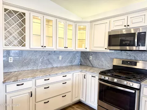 Kitchen - 1174 White Oak Loop, Minden, NV 89423 photo 5 of 6