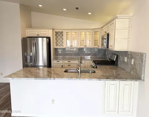 Kitchen - 1174 White Oak Loop, Minden, NV 89423 photo 3 of 6