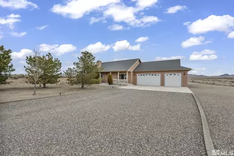 67 Desert View Dr, Smith Valley, NV 89430