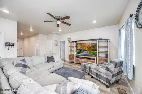 Living - 800 Great Basin Ln, Fallon, NV 89406 photo 1 of 2
