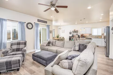 Living - 800 Great Basin Ln, Fallon, NV 89406 photo 2 of 2