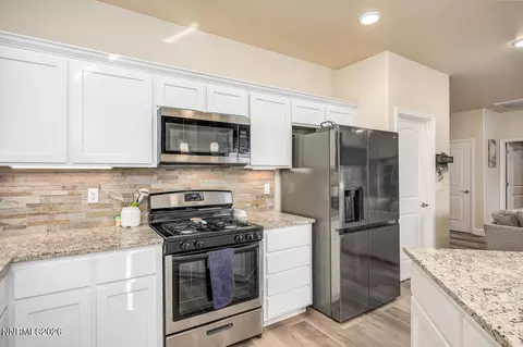 Kitchen - 800 Great Basin Ln, Fallon, NV 89406 photo 4 of 4