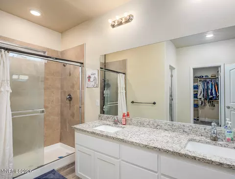 Bath - 800 Great Basin Ln, Fallon, NV 89406 photo 2 of 2