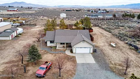16 Mesa Dr, Smith Valley, NV 89444