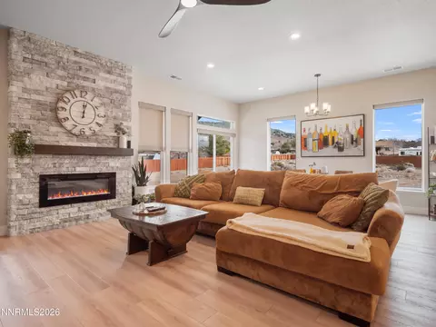 Living - 408 Kelsey Ct, Minden, NV 89423 photo 2 of 3