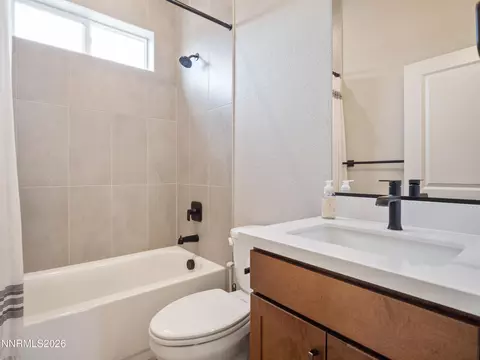 Bath - 408 Kelsey Ct, Minden, NV 89423 photo 3 of 4
