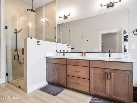Bath - 408 Kelsey Ct, Minden, NV 89423 photo 1 of 4