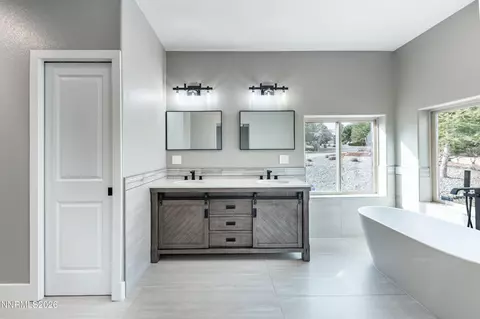 Bath - 14330 E Windriver Ln, Reno, NV 89511 photo 1 of 3