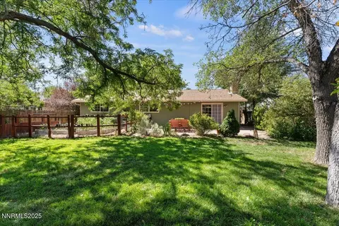 Exterior - 3040 Chavez Dr, Reno, NV 89502 photo 5 of 10