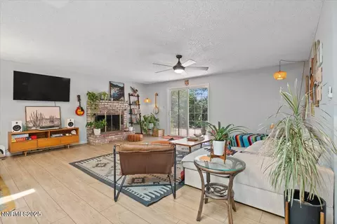 Living - 3040 Chavez Dr, Reno, NV 89502 photo 1 of 2