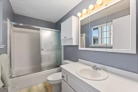 Bath - 3040 Chavez Dr, Reno, NV 89502 photo 1 of 2