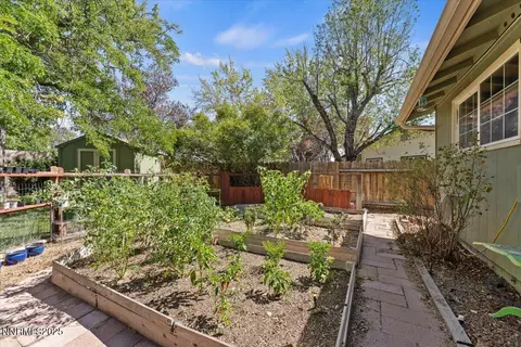 Exterior - 3040 Chavez Dr, Reno, NV 89502 photo 7 of 10
