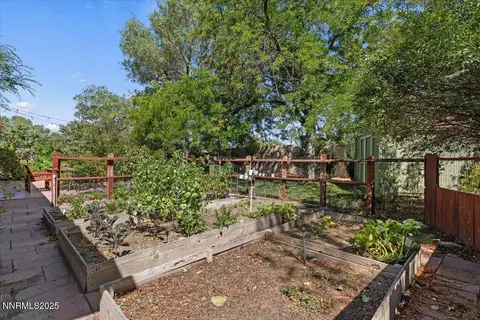 Exterior - 3040 Chavez Dr, Reno, NV 89502 photo 8 of 10