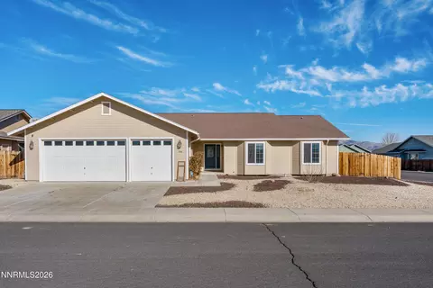 794 Sparrow Dr, Fernley, NV 89408